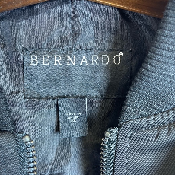 Women’s Bernardo Windbreaker Jacket - Picture 7 of 9